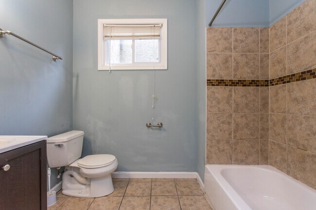 Building Photo - 2016 N 18th St