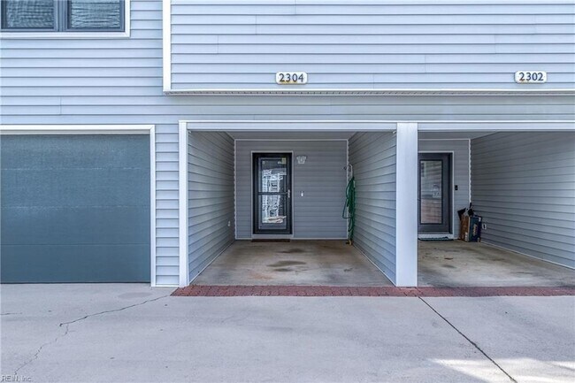 Building Photo - 2304 Bergen Ct