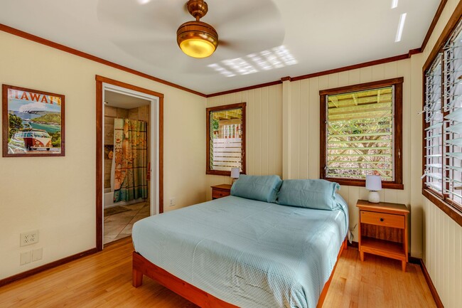 Building Photo - Your Perfect 2-Bed/2-Bath Duplex in Kailua Kona!