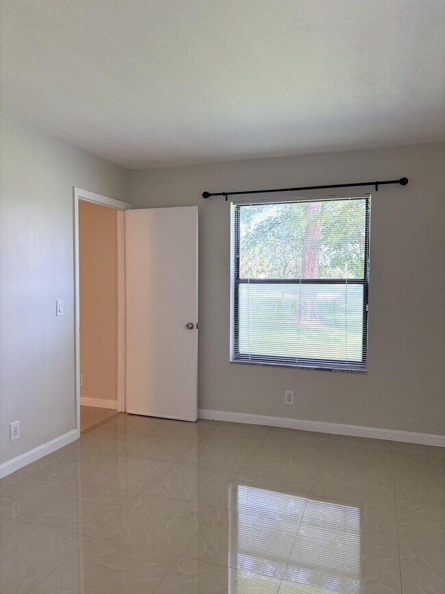 Building Photo - 21902 Lake Forest Cir