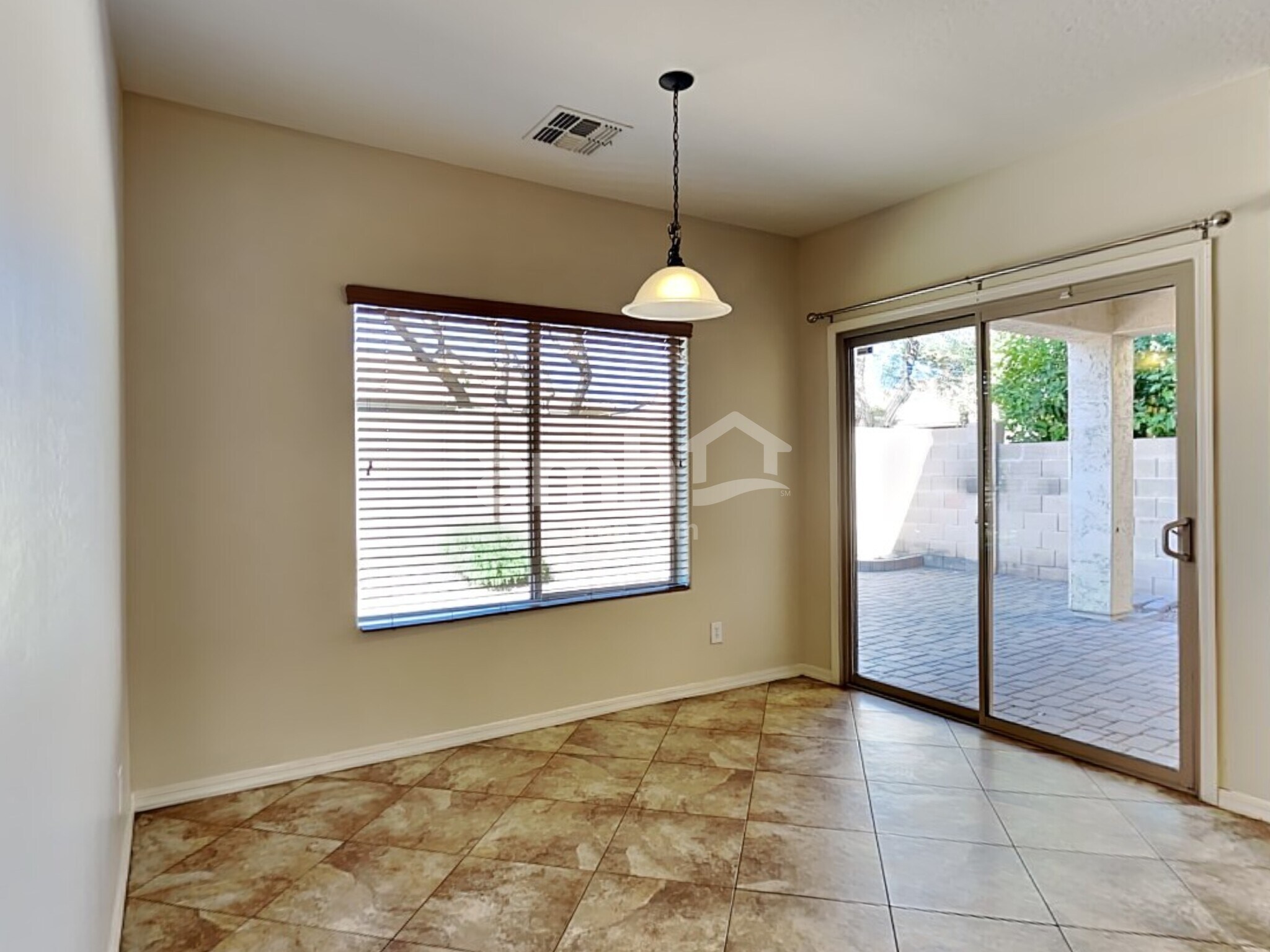 Building Photo - 2542 W Cordia Ln