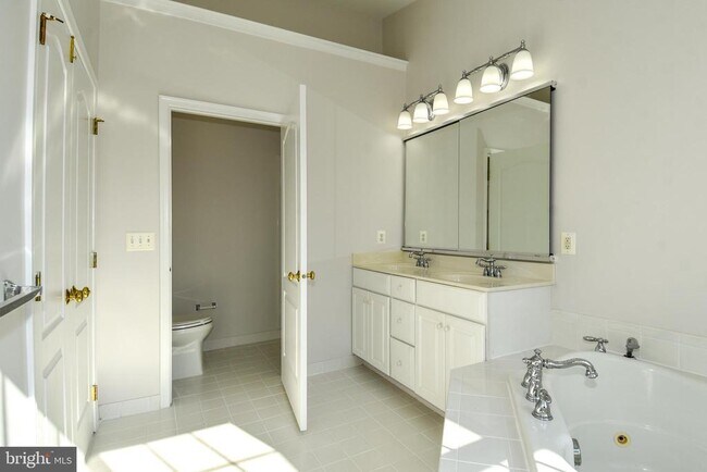 Building Photo - 43265 Morven Square