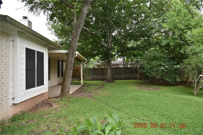 Building Photo - 10016 Liriope Cove