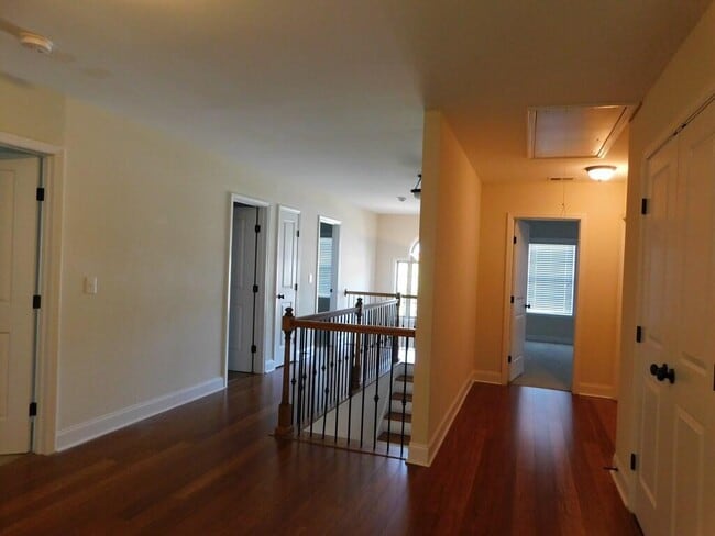 Building Photo - 580 Brutsch Avenue