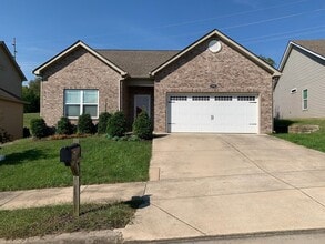 Building Photo - Single Level 3 Bed, 2 Bath Home with 2 Car Garage & Fenced Backyard