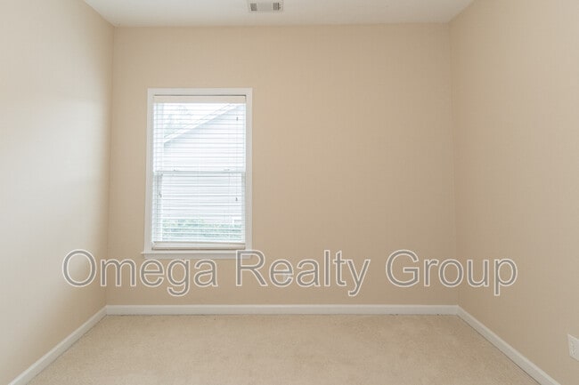 Building Photo - 4474 Fairmont Dr