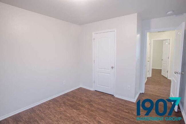 Building Photo - Sacious 4-Bedroom Home with Open Layout!