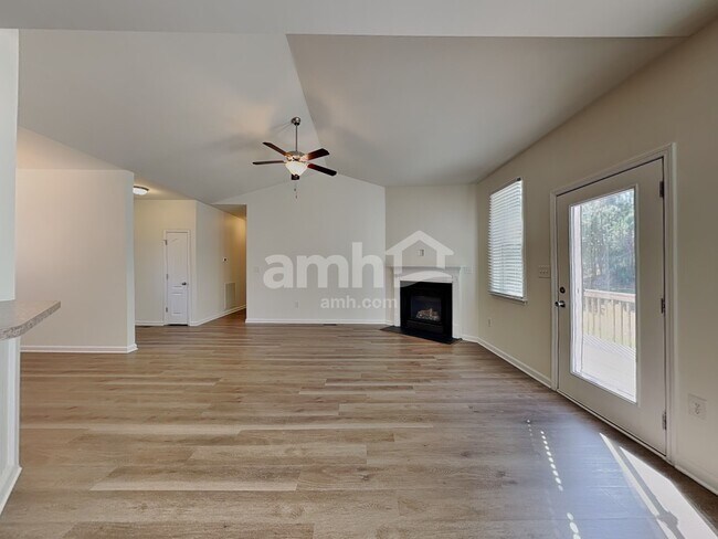 Building Photo - 192 Meadow Loop Dr