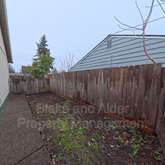 Building Photo - 720 Portland Ave