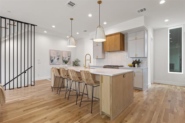 Building Photo - 4330 Dickason Ave