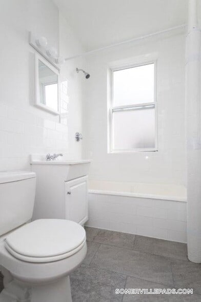 Building Photo - 136 Highland Ave