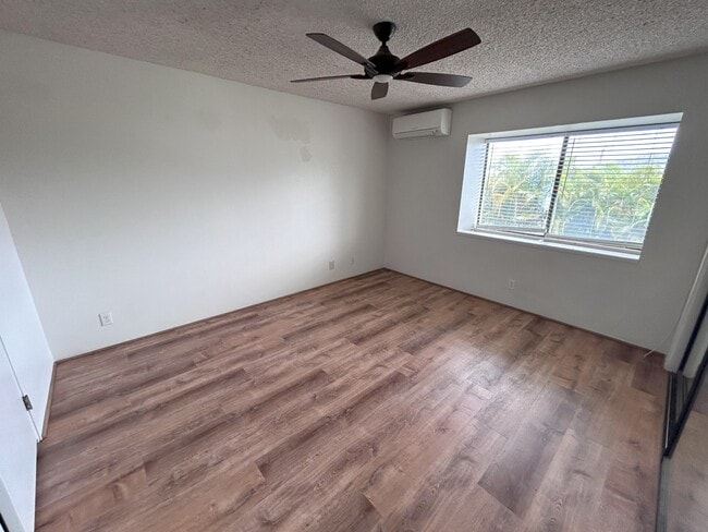 Building Photo - 46-49-49 Aliianela Pl