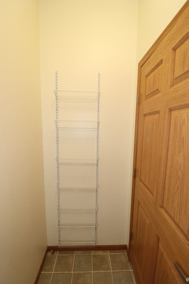 Building Photo - Spacious Home for rent!