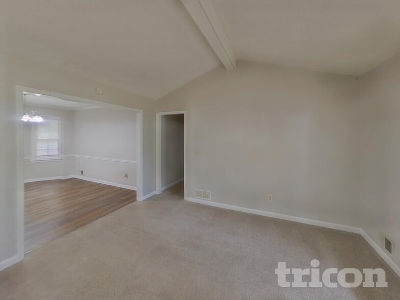 Building Photo - 507 Ironwood Ct SE