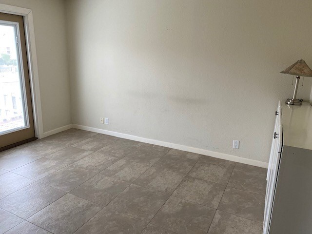 Building Photo - 117 E Polaris Dr
