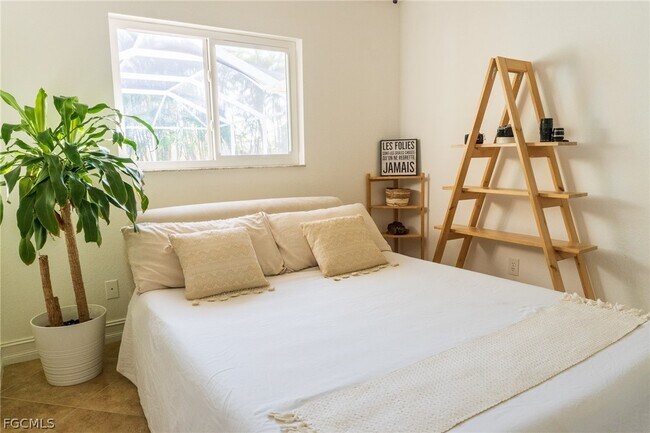 Building Photo - 2208 Viscaya Pkwy