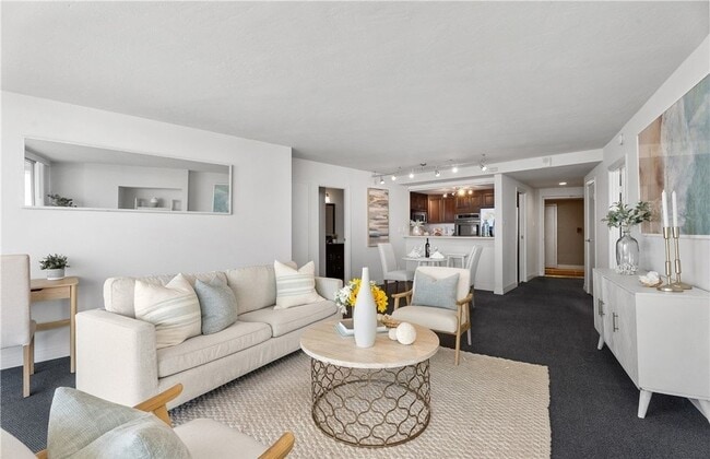 Building Photo - 700 E Ocean Blvd