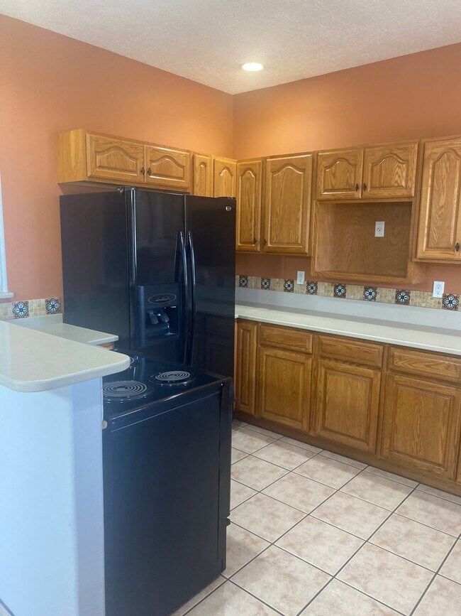 Building Photo - 6045 Matamoros Rd NE