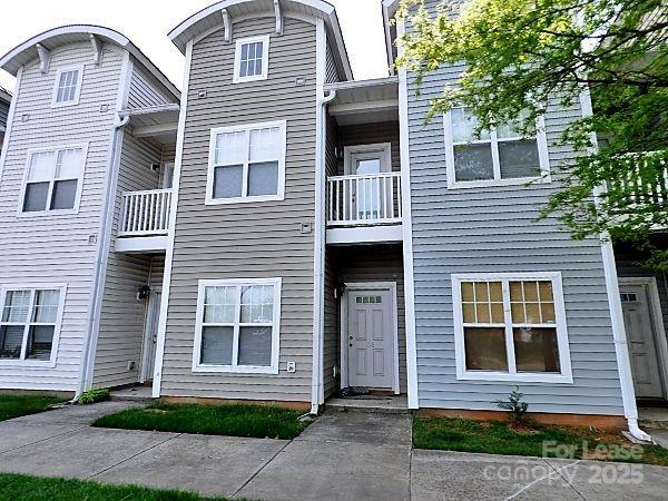 Building Photo - 160 Parkwood Ave