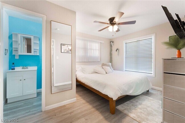 Building Photo - 1021 Griffith Ave