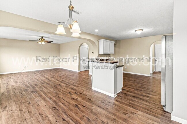 Building Photo - 6114 Pebblebrooke Rd