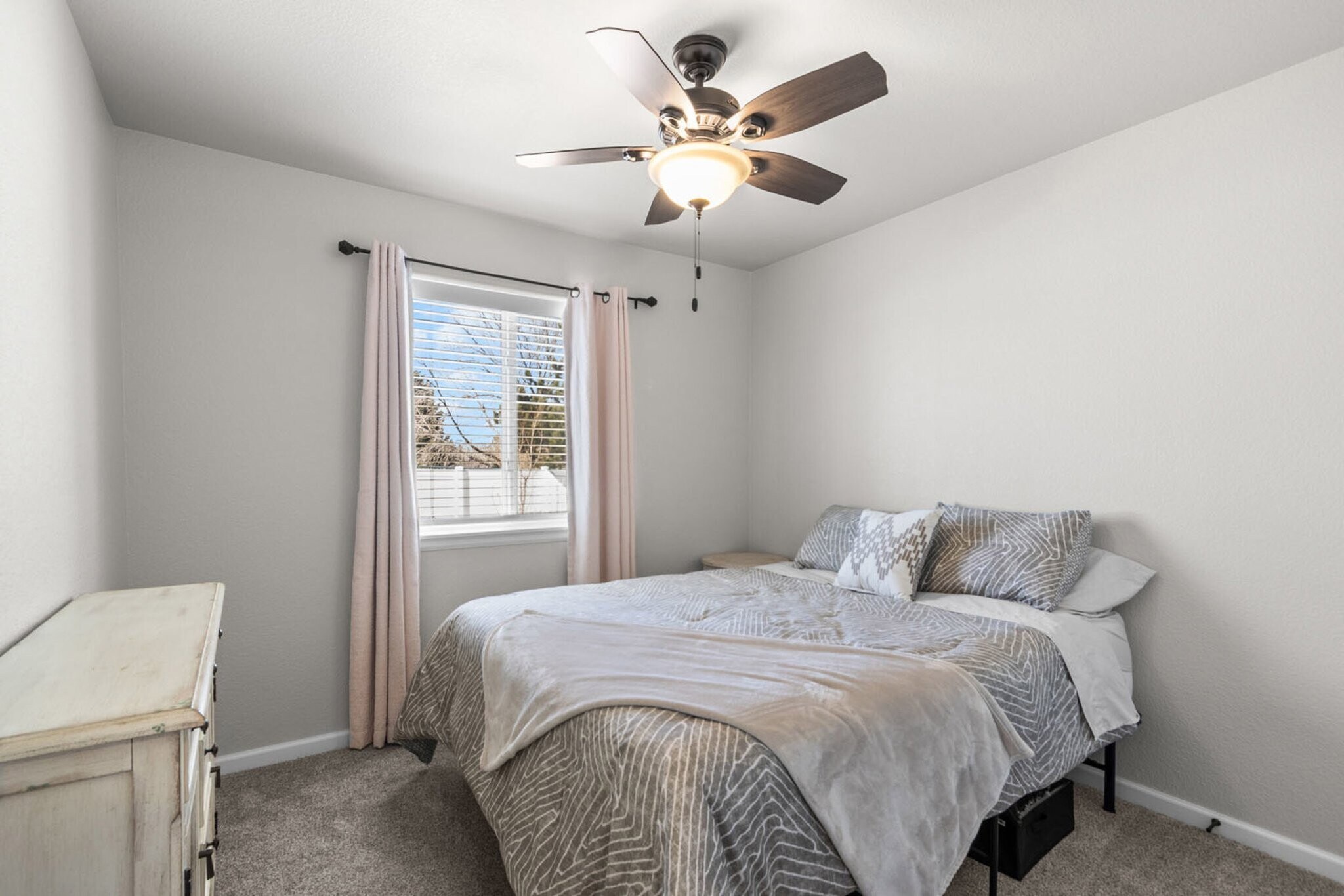 Building Photo - 1202 Phipps Ave