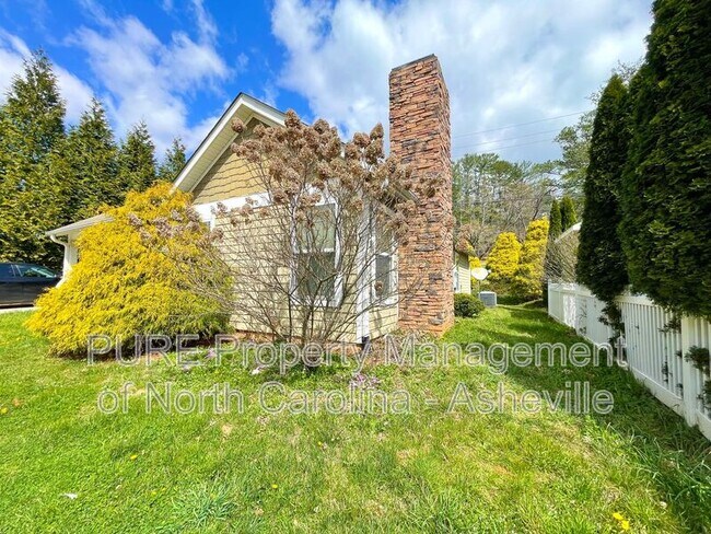 Building Photo - 277 Old Farm School Rd