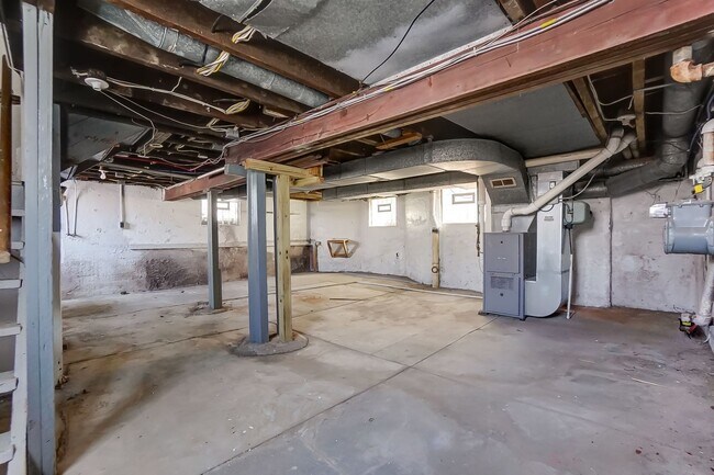 Building Photo - LEASING SPECIAL - sign a 13-month lease by 7/31/2026 and second month is free!