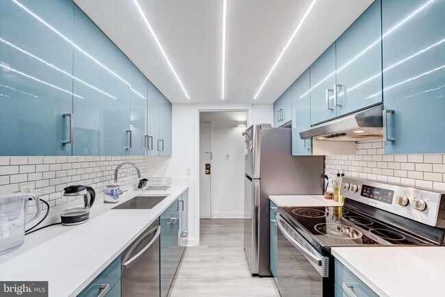 Building Photo - 11643 Stoneview Square