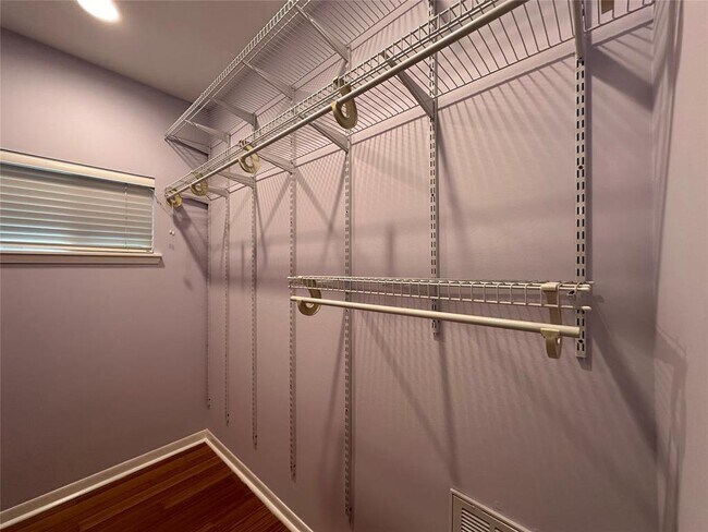 Building Photo - 4005 Nenana Dr