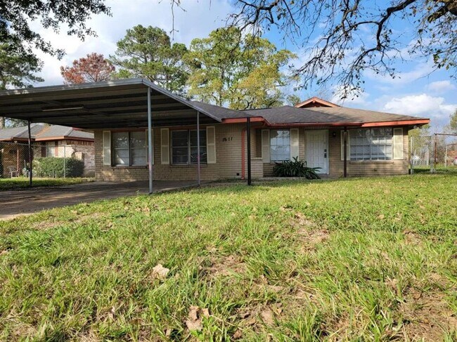 Primary Photo - Amazing 3 Bedroom 2 bath home in Houston