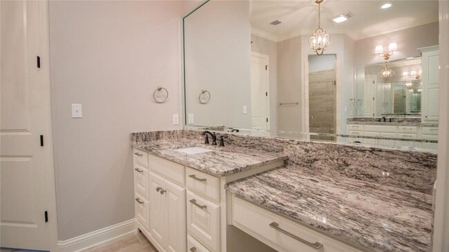 Building Photo - Gorgeous Home in South Shreveport