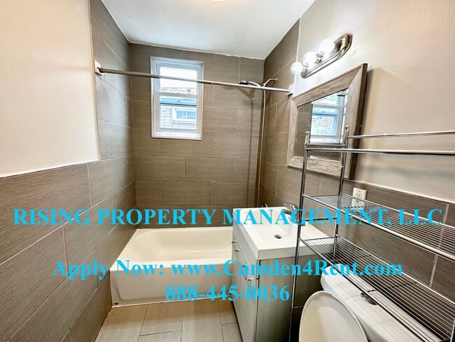 Building Photo - Renovated 3 Bedroom 1.5 Bathroom home in t...