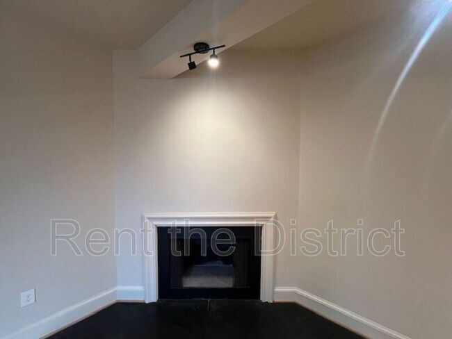 Building Photo - 1824 S Street NW