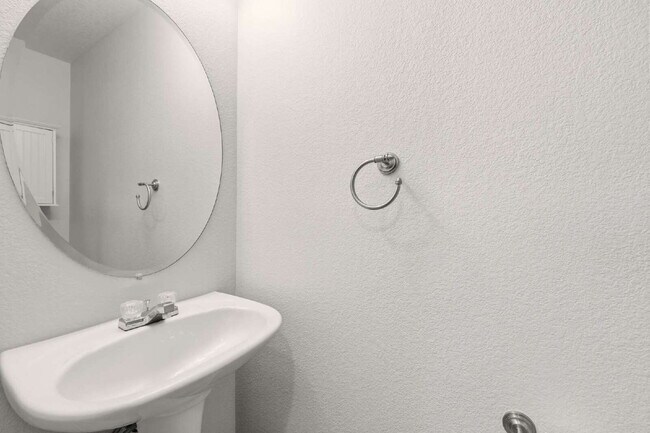 Building Photo - PRICE DROP! "Spacious 3-Bedroom Haven with 2.5 Baths in Aurora – 1,860 Sq Ft of Comfort and Style!"