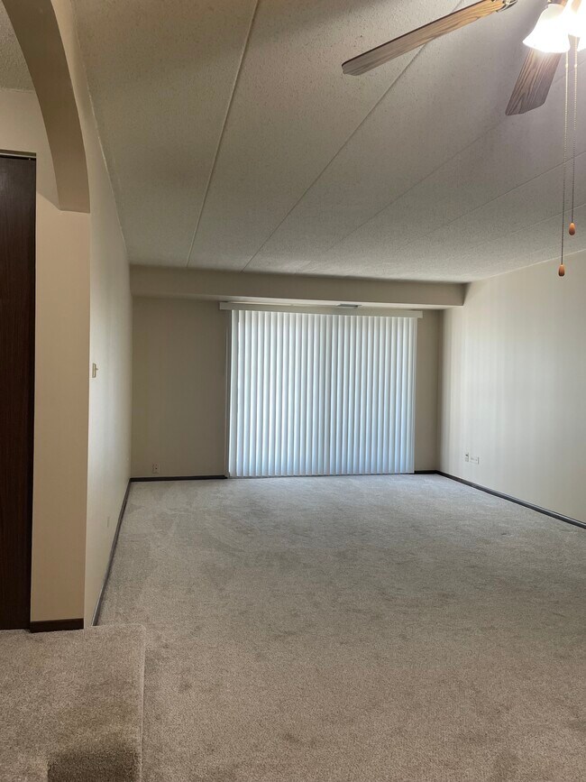 Building Photo - 13628 Royal Ct