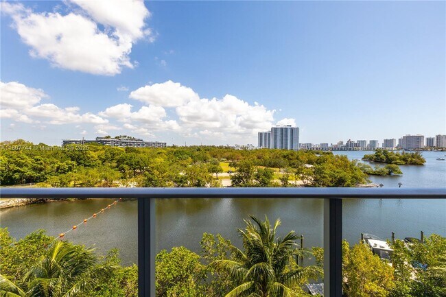 Building Photo - 16385 Biscayne Blvd