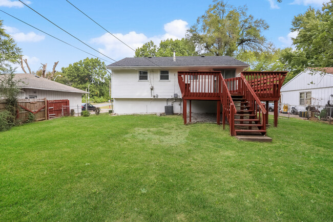 Building Photo - 4-Bedroom Gem in Kansas City