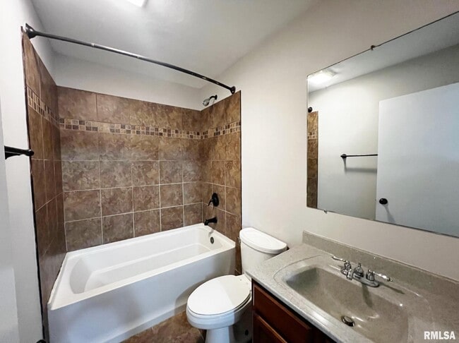 Building Photo - 2109 N Windermere Ave