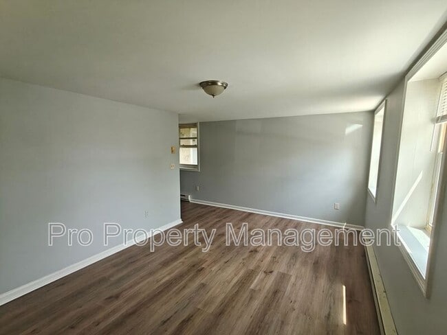 Building Photo - 14 Edgewood Rd