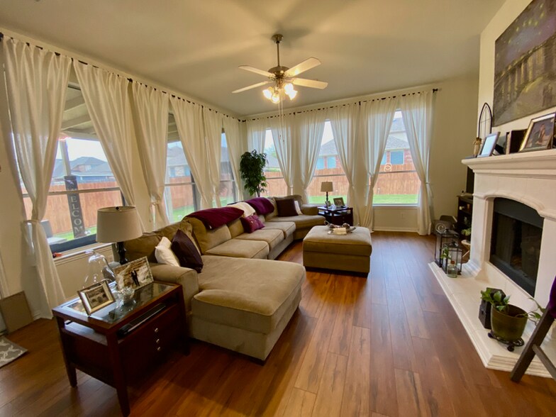 Building Photo - 4405 Vista Glen Ct