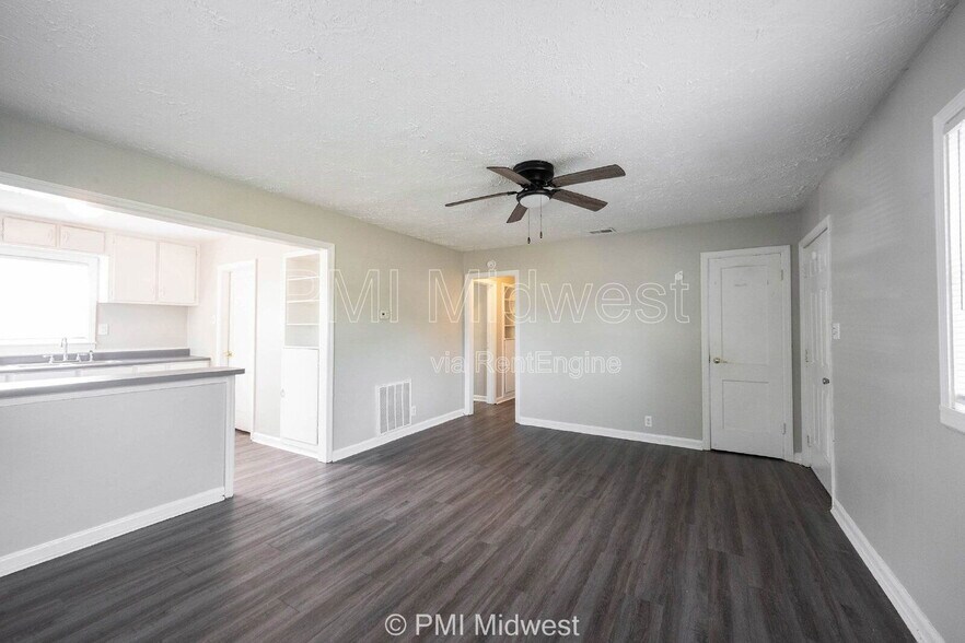 Building Photo - 5959 E 24th St