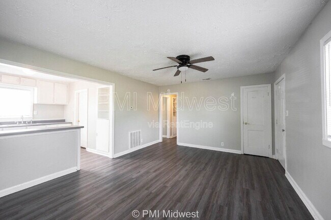 Building Photo - 5959 E 24th St