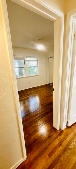 Building Photo - 4313 Mentone St