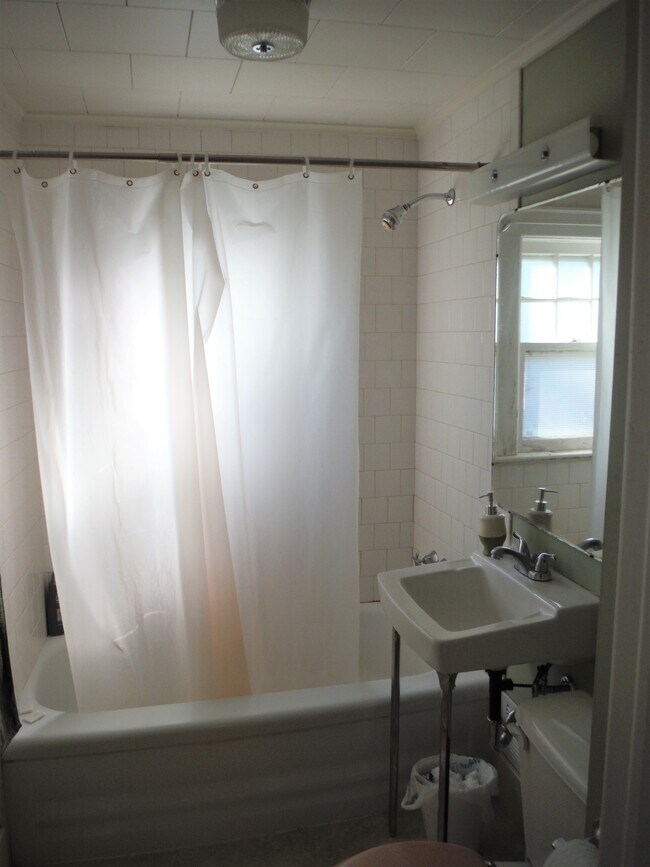 bathroom - 30 Parkview Ave