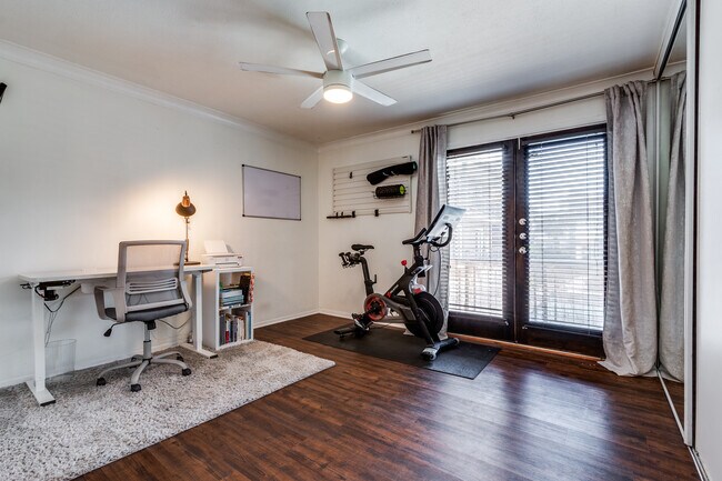 Building Photo - 5916 Sandhurst Ln