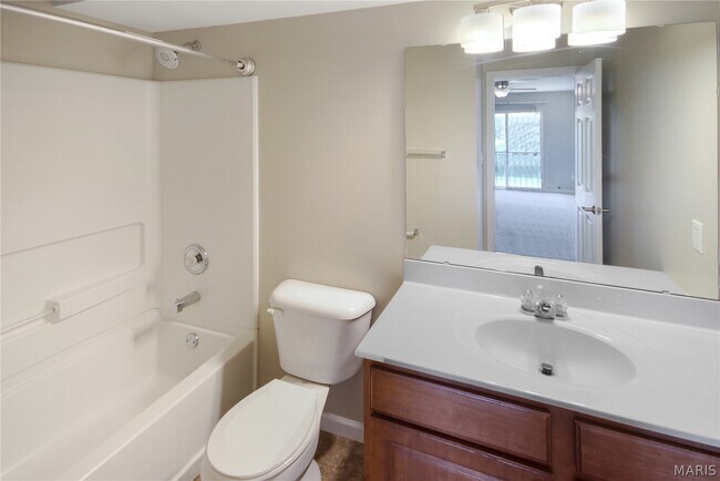 Building Photo - 30 Stonewall Creek Ct