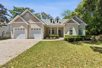 Building Photo - 4BR/3BA Home in Fernandina Beach – Great Location!