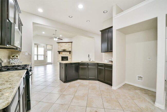 Building Photo - 2718 Misty Laurel Ct