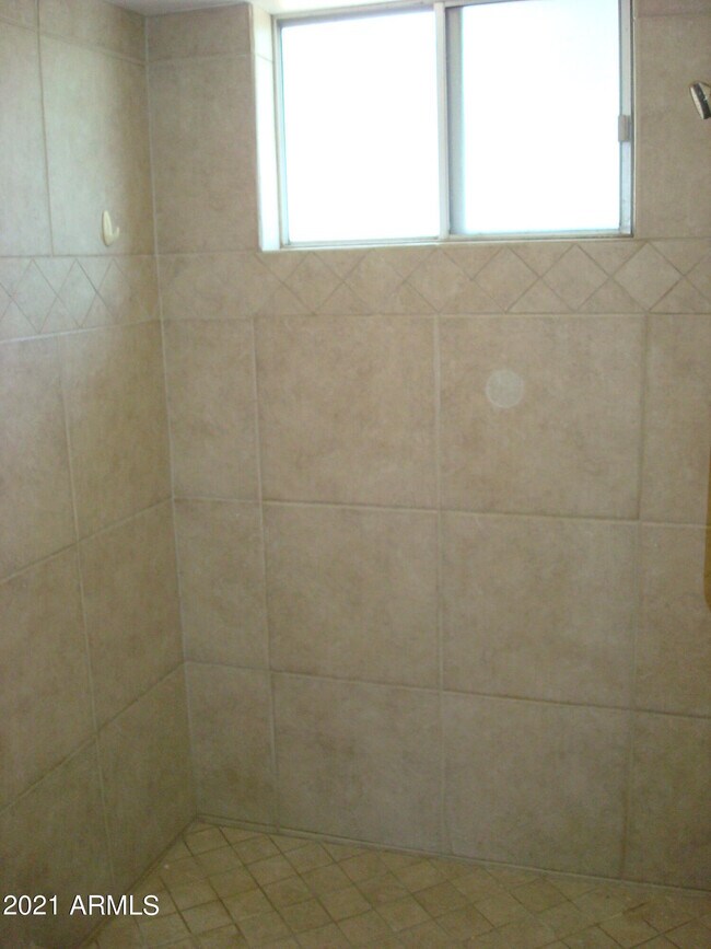 Building Photo - 3933 W Pershing Ave